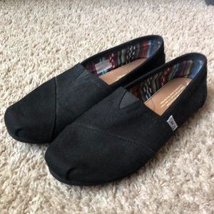 Brand new all black Toms